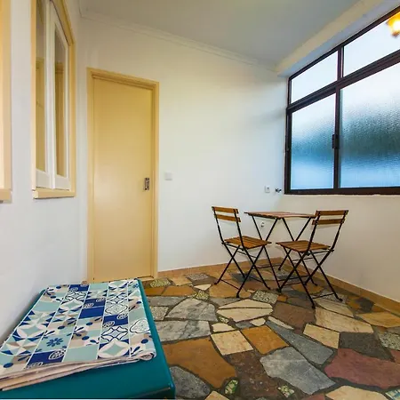 B16 - Casa Dos Montes In *